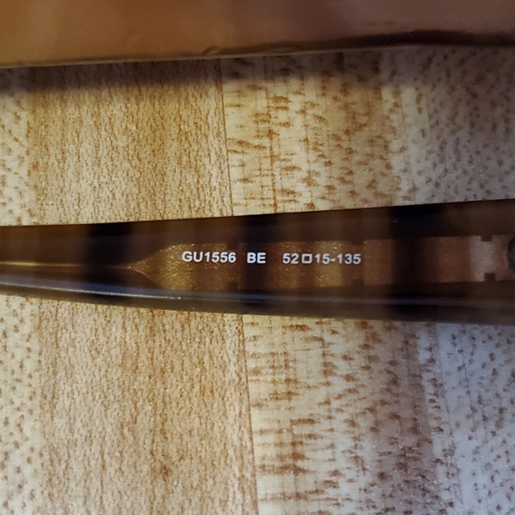 GUESS frames - Picture 3 of 5